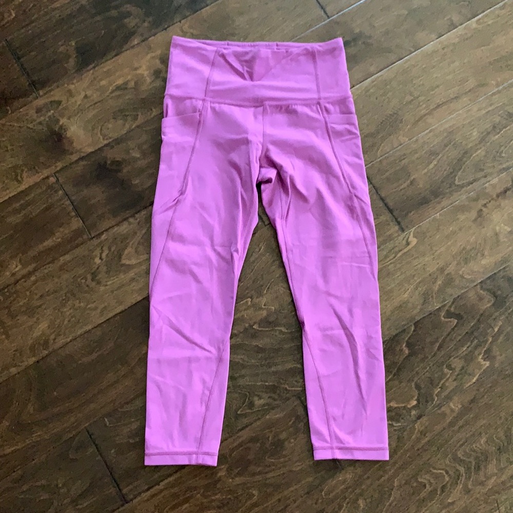 Athleta Salutation Stash Pocket Capri In Powervita